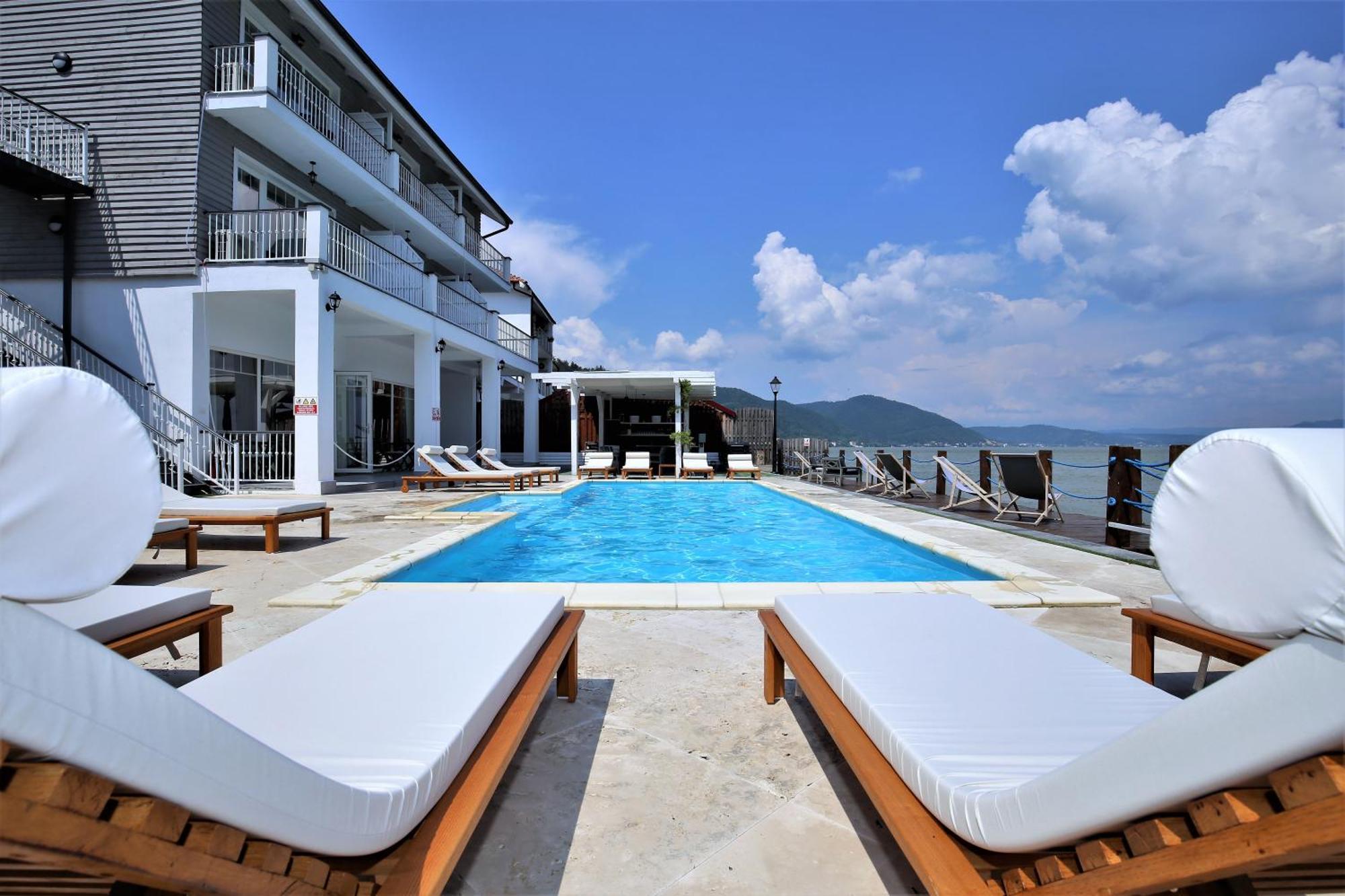 Serenity Ieşelniţa Extérieur photo